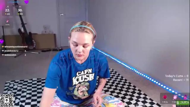 Image 7 of petitebrat Stream on Chaturbate on 1 month ago