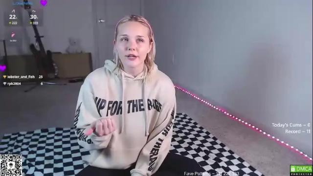 Image 8 of petitebrat Stream on Chaturbate on 1 month ago