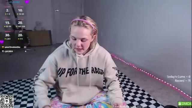 Image 6 of petitebrat Stream on Chaturbate on 1 month ago