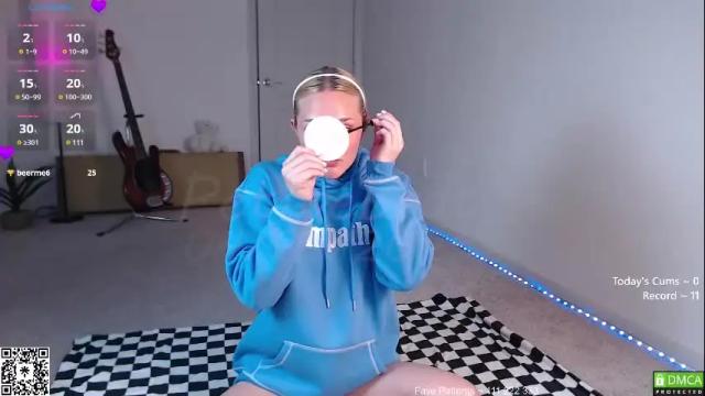 Image 6 of petitebrat Stream on Chaturbate on 1 month ago