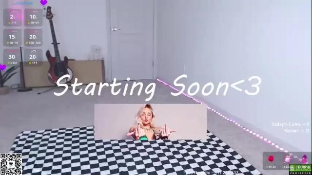 Image 2 of petitebrat Stream on Chaturbate on 28 days ago