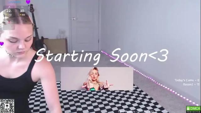 Image 4 of petitebrat Stream on Chaturbate on 28 days ago