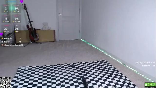 Image 12 of petitebrat Stream on Chaturbate on 22 days ago