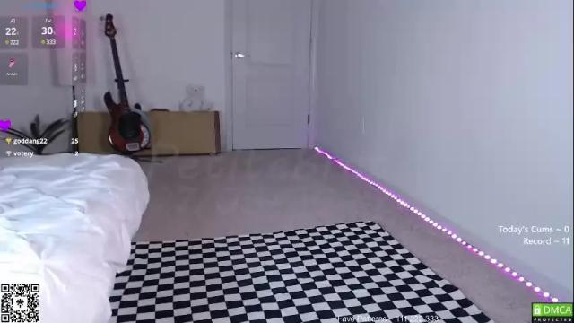 Image 12 of petitebrat Stream on Chaturbate on 8 days ago