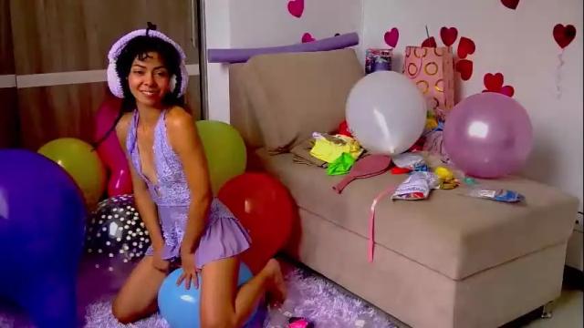 Image 10 of petitecindyluna Stream on Chaturbate on 2 months ago