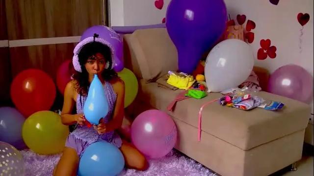 Image 11 of petitecindyluna Stream on Chaturbate on 2 months ago