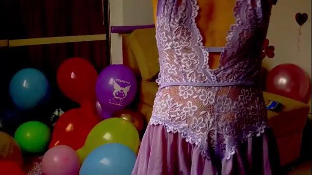 Image 12 of petitecindyluna Stream on Chaturbate on 2 months ago