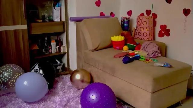 Image 3 of petitecindyluna Stream on Chaturbate on 2 months ago