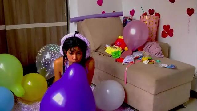 Image 8 of petitecindyluna Stream on Chaturbate on 2 months ago