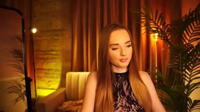 Image 11 of petitegonwiild Stream on Chaturbate on 12 months ago