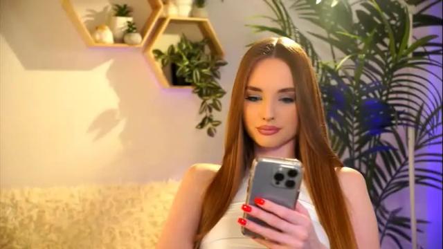 Image 10 of petitegonwiild Stream on Chaturbate on 1 month ago