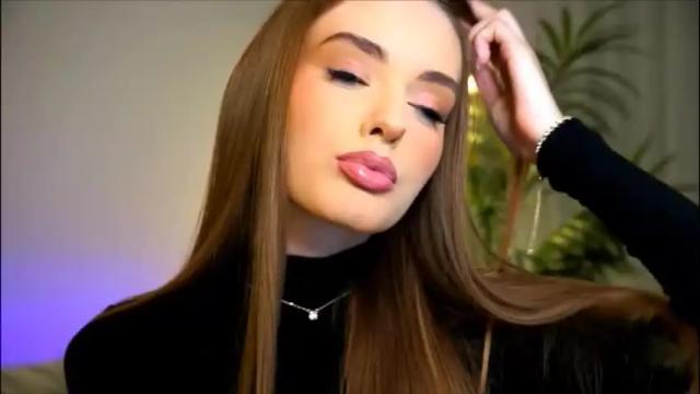 Image 6 of petitegonwiild Stream on Chaturbate on 4 months ago