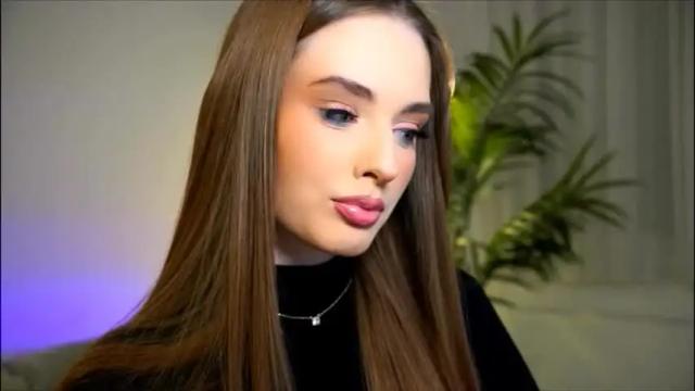 Image 8 of petitegonwiild Stream on Chaturbate on 4 months ago