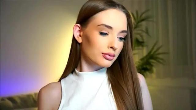 Image 3 of petitegonwiild Stream on Chaturbate on 4 months ago