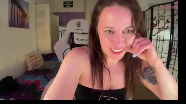 Image 10 of petitejewel Stream on Chaturbate on 2 months ago