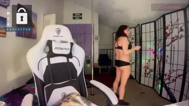 Image 10 of petitejewel Stream on Chaturbate on 2 months ago