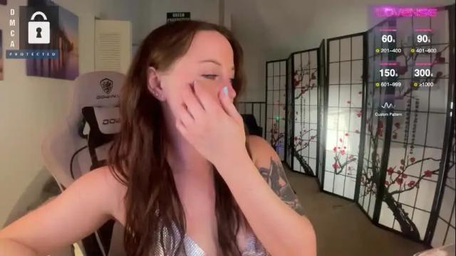 Image 6 of petitejewel Stream on Chaturbate on 1 month ago