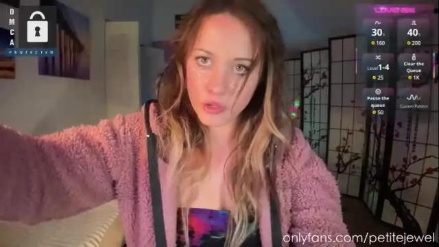 Image 8 of petitejewel Stream on Chaturbate on 2 days ago
