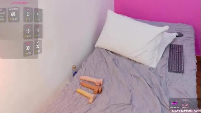 Image 11 of petitelittleebony Stream on Chaturbate on 1 month ago