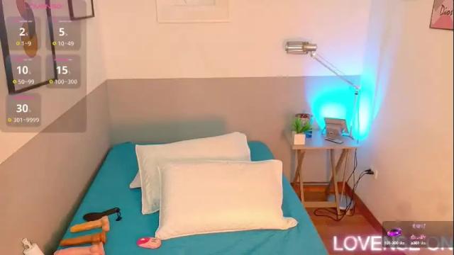 Image 2 of petitelittleebony Stream on Chaturbate on 29 days ago