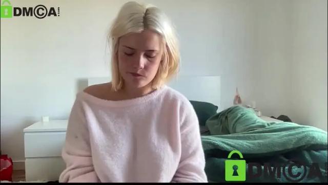 Image 2 of petiteminxlara Stream on Chaturbate on 1 month ago