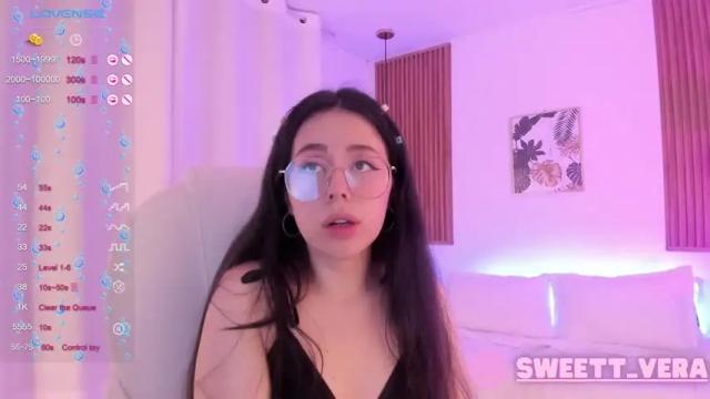 Image 4 of petitepix Stream on Chaturbate on 18 months ago