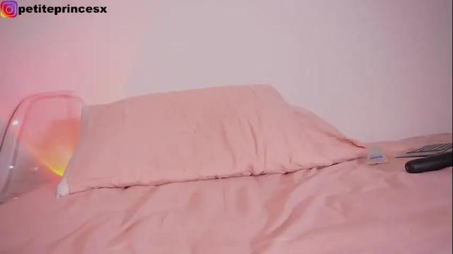 Image 12 of petiteprincesx Stream on Chaturbate on 4 days ago