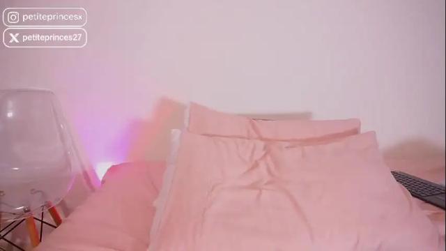 Image 8 of petiteprincesx Stream on Chaturbate on 1 month ago