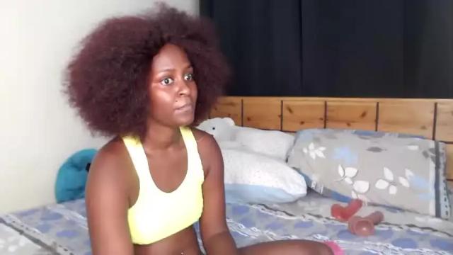 Image 6 of petiterissa Stream on Chaturbate on 20 months ago