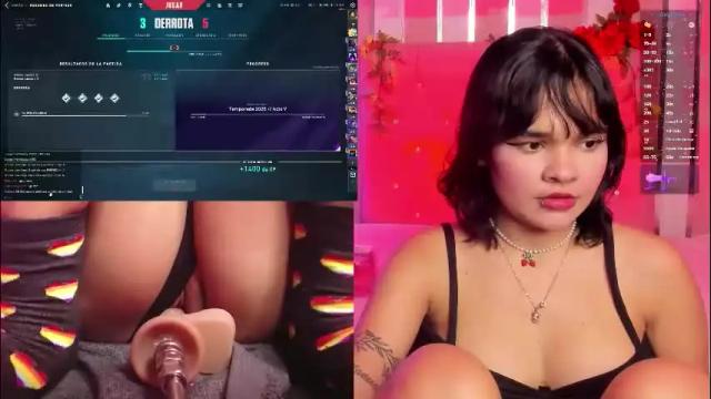 Image 3 of petitesally_ Stream on Chaturbate on 4 months ago