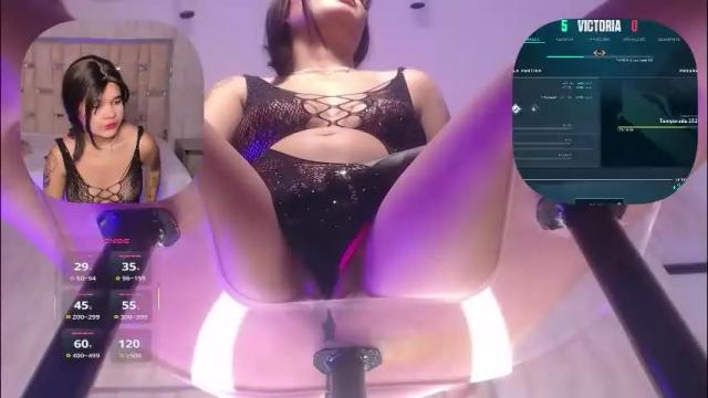 Image 11 of petitesally_ Stream on Chaturbate on 8 days ago