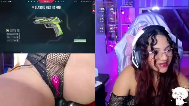 Image 3 of petitesofia_ Stream on Chaturbate on 1 month ago