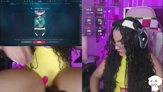 Image 4 of petitesofia_ Stream on Chaturbate on 29 days ago