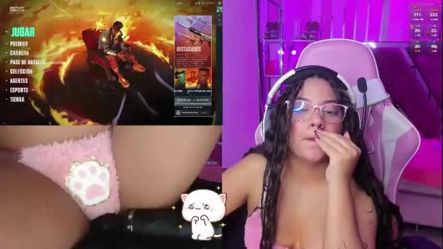 Image 6 of petitesofia_ Stream on Chaturbate on 21 days ago