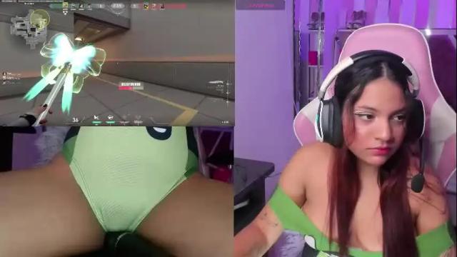 Image 2 of petitesofia_ Stream on Chaturbate on 5 days ago