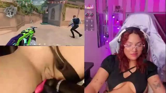 Image 7 of petitesofia_ Stream on Chaturbate on 28 days ago