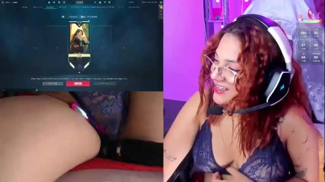 Image 11 of petitesofia_ Stream on Chaturbate on 14 days ago