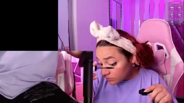 Image 3 of petitesofia_ Stream on Chaturbate on 2 months ago