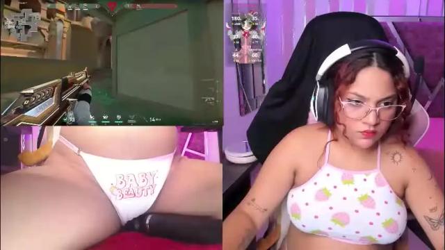Image 7 of petitesofia_ Stream on Chaturbate on 1 month ago