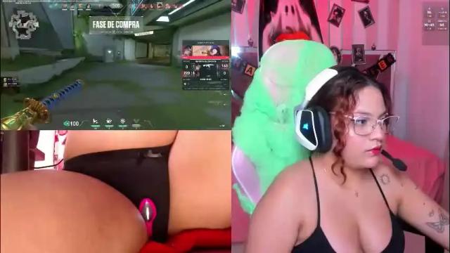 Image 4 of petitesofia_ Stream on Chaturbate on 7 days ago