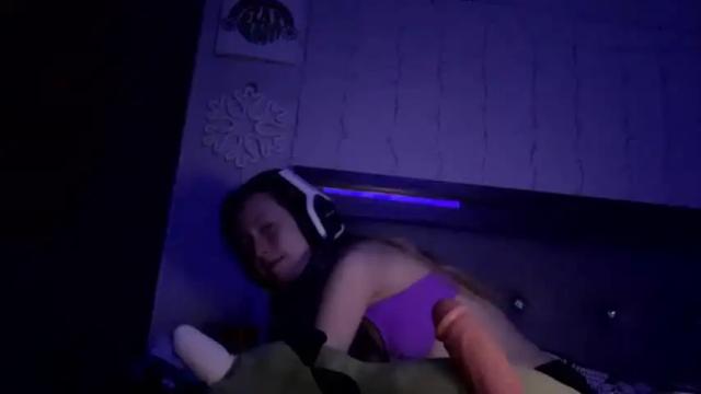 Image 8 of petitetinybabe Stream on Chaturbate on 25 months ago