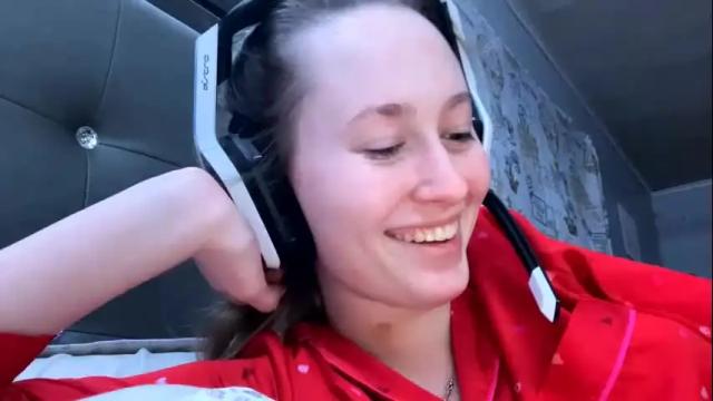 Image 4 of petitetinybabe Stream on Chaturbate on 24 months ago