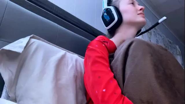 Image 7 of petitetinybabe Stream on Chaturbate on 24 months ago