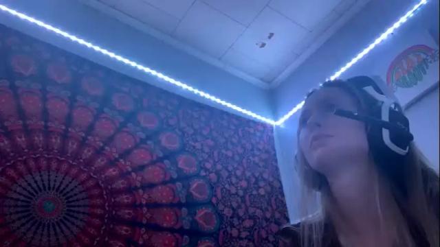Image 10 of petitetinybabe Stream on Chaturbate on 23 months ago