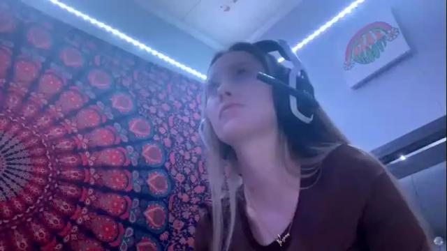 Image 6 of petitetinybabe Stream on Chaturbate on 23 months ago