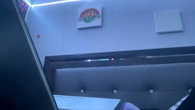 Image 10 of petitetinybabe Stream on Chaturbate on 23 months ago