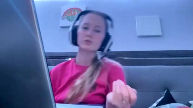 Image 11 of petitetinybabe Stream on Chaturbate on 23 months ago