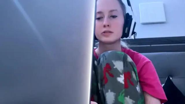 Image 6 of petitetinybabe Stream on Chaturbate on 23 months ago