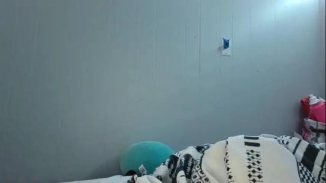 Image 11 of petitetinybabe Stream on Chaturbate on 22 months ago