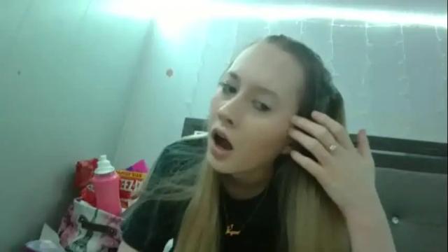 Image 4 of petitetinybabe Stream on Chaturbate on 22 months ago